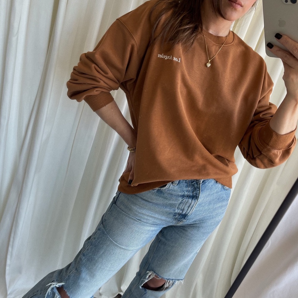 LOS ANGELES SWEATSHIRT / SHORTS SET — In Caramel - Picture 8 of 9